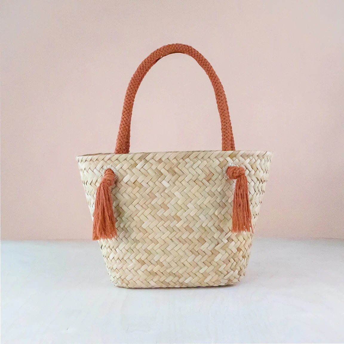 Soft Seagrass Hand Bag 06